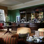 Hotel Macdonald Old England &