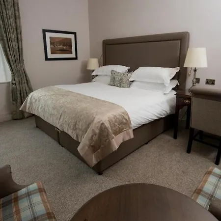 Hotel Macdonald Old England &