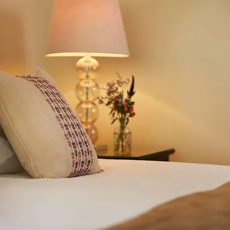 맥도날드 올드 잉글랜드 호텔&스파