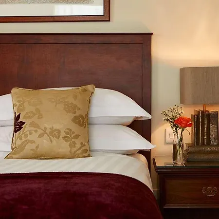 Macdonald Old England & Hotel 4*
