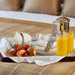 Hotel Macdonald Old England &