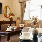 Macdonald Old England & Hotel 4*
