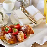 Macdonald Old England & 4*