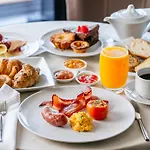 Macdonald Old England & Hotel