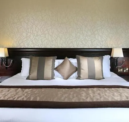 Macdonald Old England & 4*