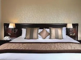 Hotel Macdonald Old England & 4*