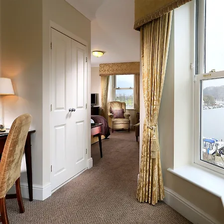 Hotel Macdonald Old England &