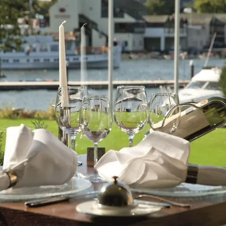 Macdonald Old England & Hotel