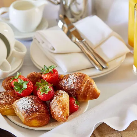 Macdonald Old England & 4*