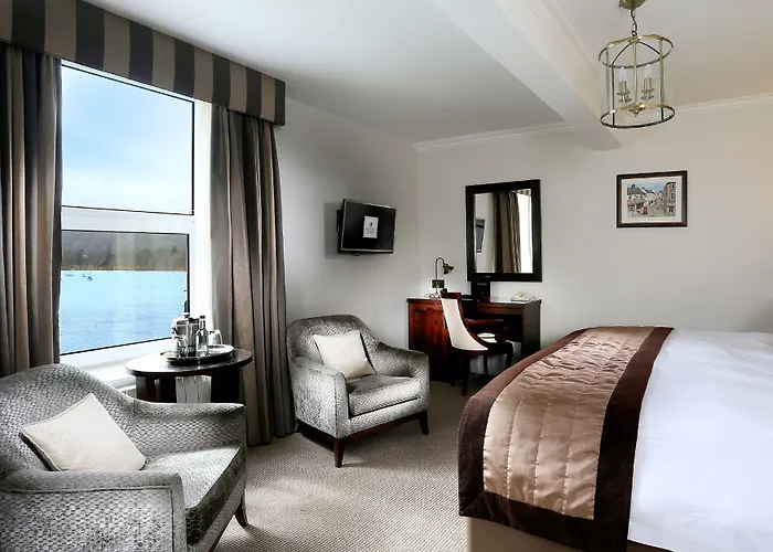 Hotel Macdonald Old England & 4*