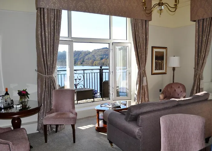 Hotel Macdonald Old England &