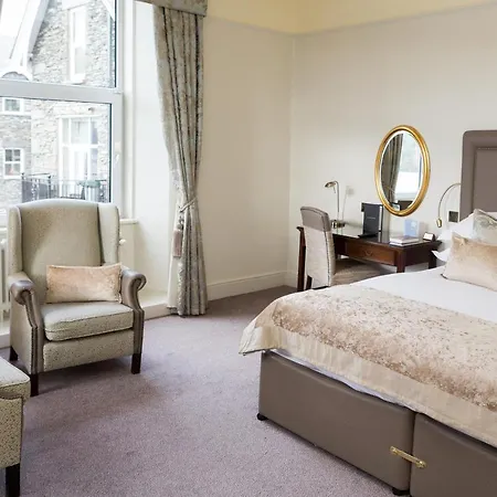 Hotel Macdonald Old England &
