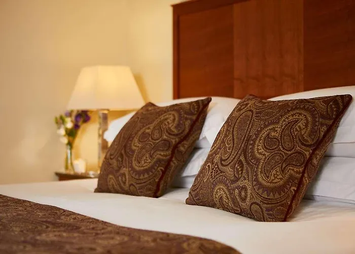 Hotel Macdonald Old England & 4*