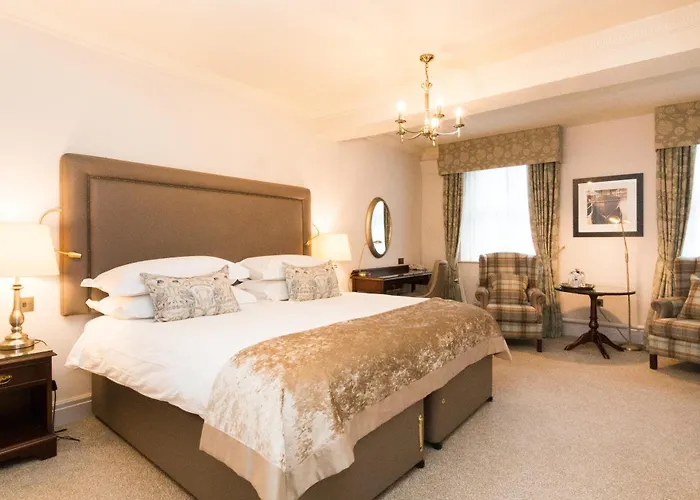 Hotel Macdonald Old England & 4*