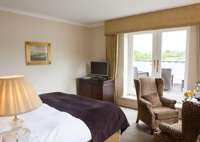 Hotel Macdonald Old England &