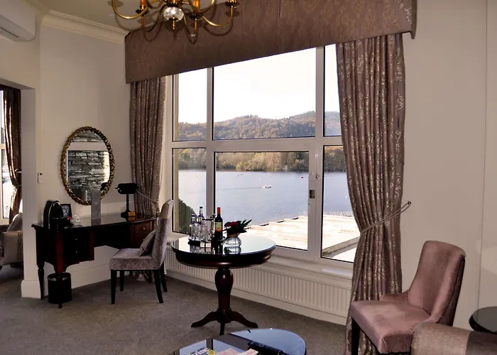 Hotel Macdonald Old England &